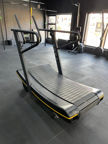 Curved treadmill Air Runner
