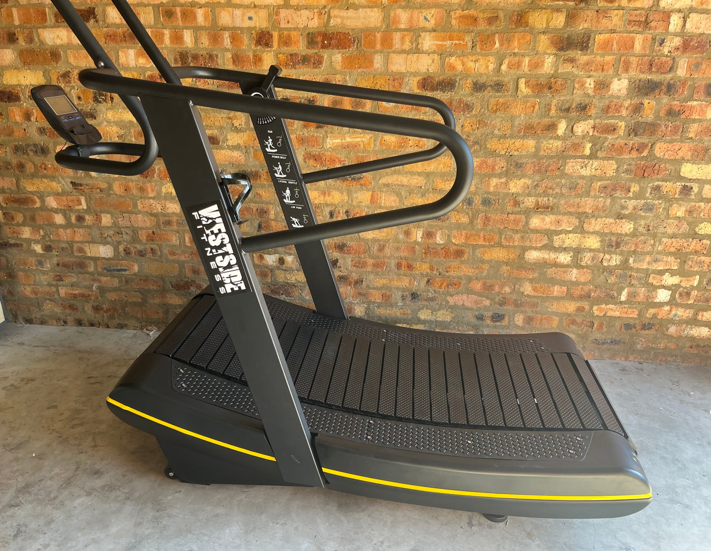 Curved treadmill Air Runner