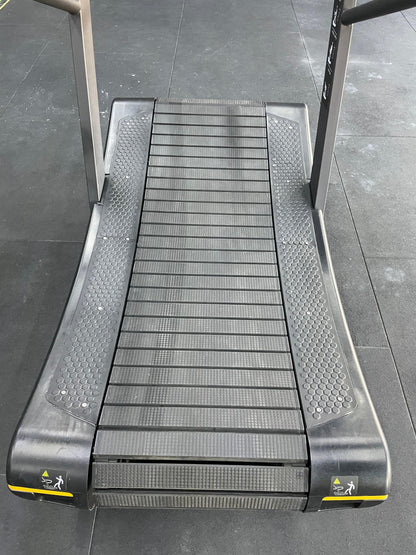 Curved treadmill Air Runner